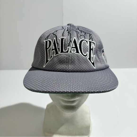 PALACE Hesh Strapback “Silver” - Picture 1 of 5